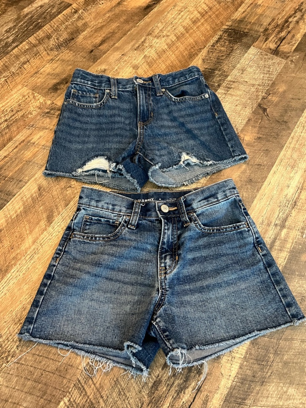 Old Navy Dark Blue Distressed Denim Cutoff Shorts - Picture 2 of 11